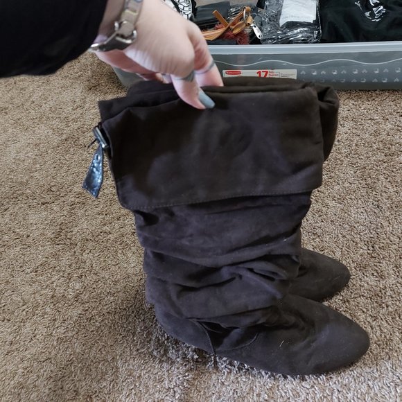 Brown Britanny Heeled Boots - Picture 2 of 9